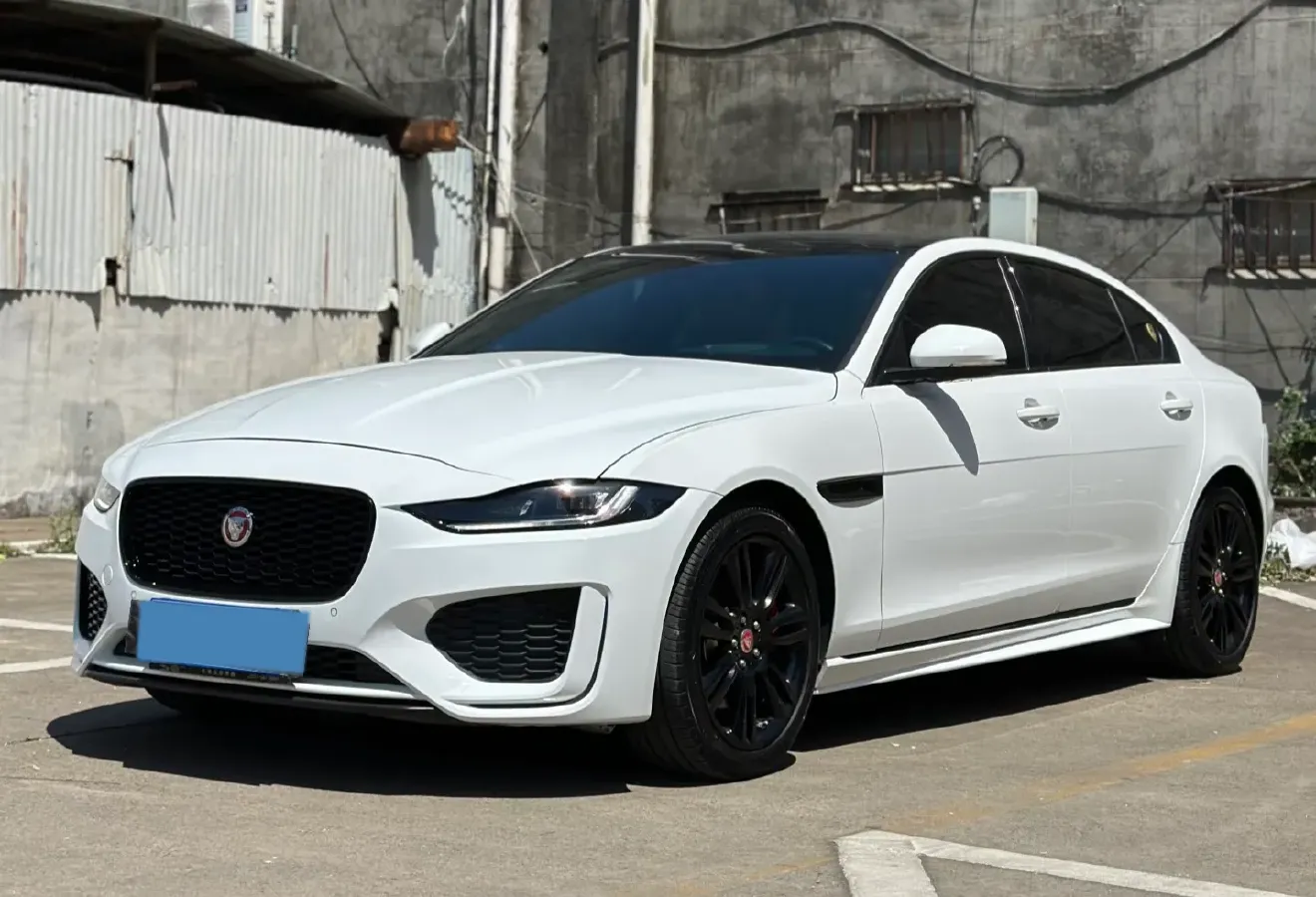 2025 Jaguar XEL 2.0T 250HP L4 8AT,autocango,china used car exporter,china ev exporter,chinese used car exporter,chinese used ev exporter