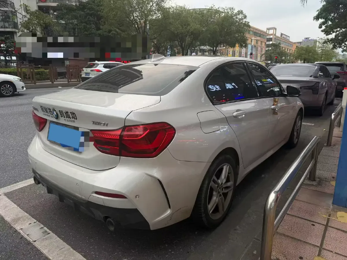 2021 BMW 1 Series 1.5T 140HP L3 7DCT,autocango,china used car exporter,china ev exporter,chinese used car exporter,chinese used ev exporter