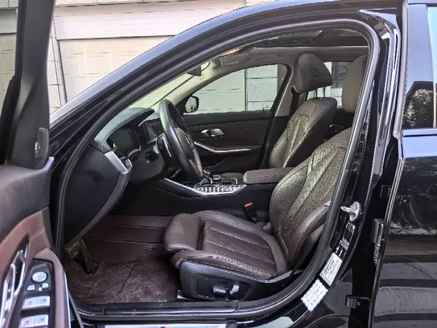 2022 BMW 3 Series 2.0T 184HP L4 8AT,autocango,china used car exporter,china ev exporter,chinese used car exporter,chinese used ev exporter