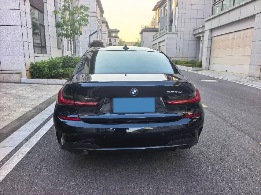 2022 BMW 3 Series 2.0T 184HP L4 8AT,autocango,china used car exporter,china ev exporter,chinese used car exporter,chinese used ev exporter