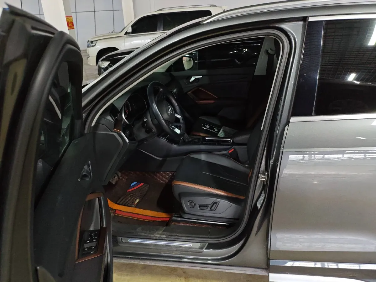 2022 Audi Q3 1.4T 150HP L4 7DCT,autocango,china used car exporter,china ev exporter,chinese used car exporter,chinese used ev exporter