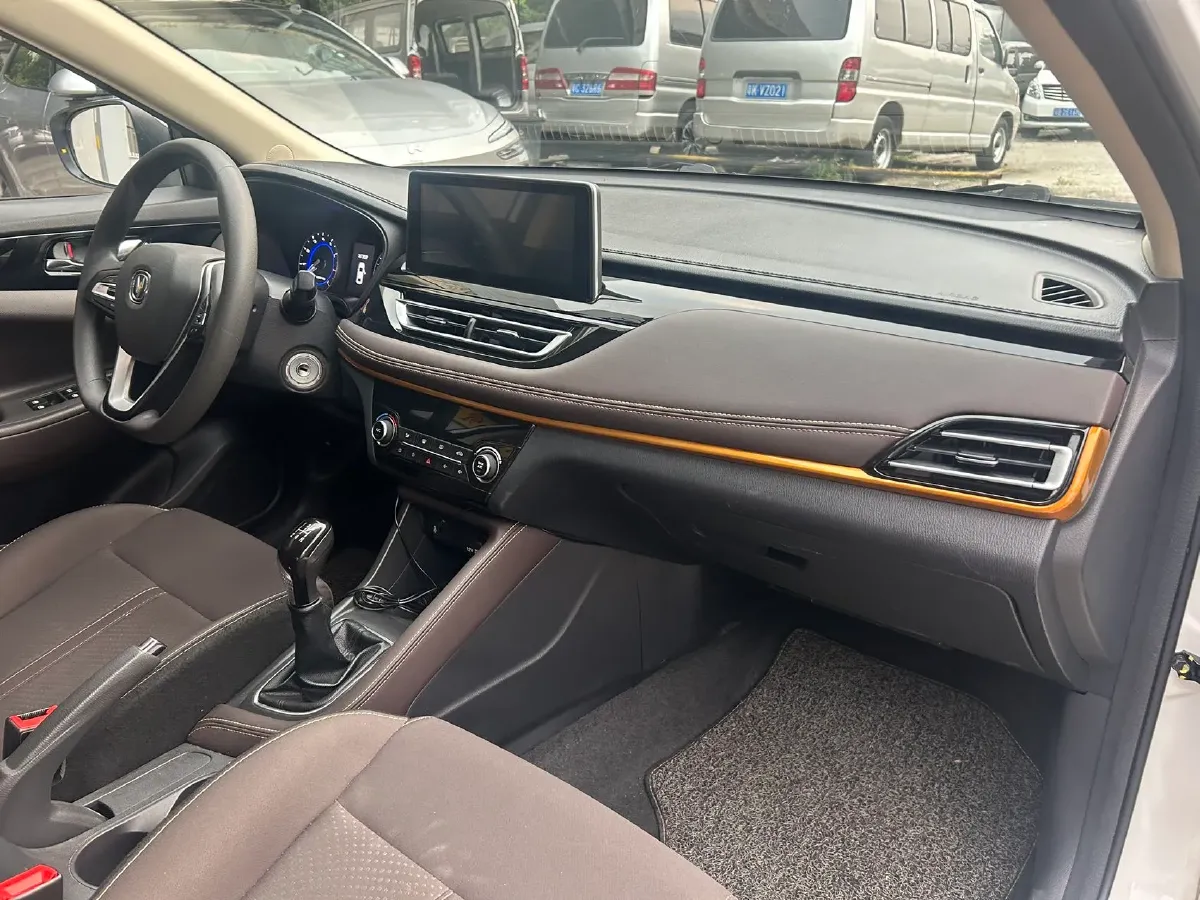 2019 ChangAn Eado DT 1.6L 125HP L4 5MT,autocango,china used car exporter,china ev exporter,chinese used car exporter,chinese used ev exporter