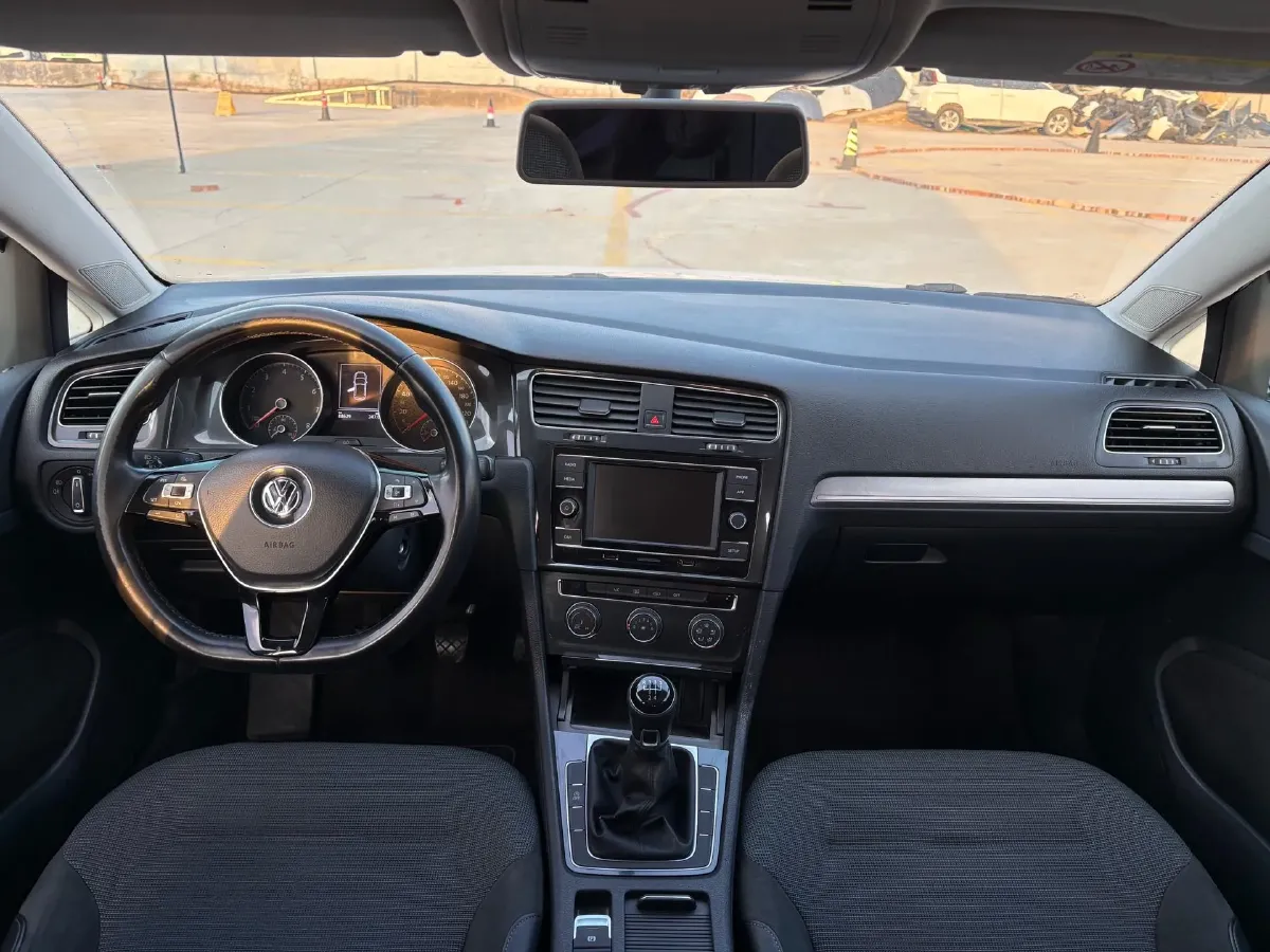 2018 Volkswagen Golf 1.4T 131HP L4 5MT,autocango,china used car exporter,china ev exporter,chinese used car exporter,chinese used ev exporter