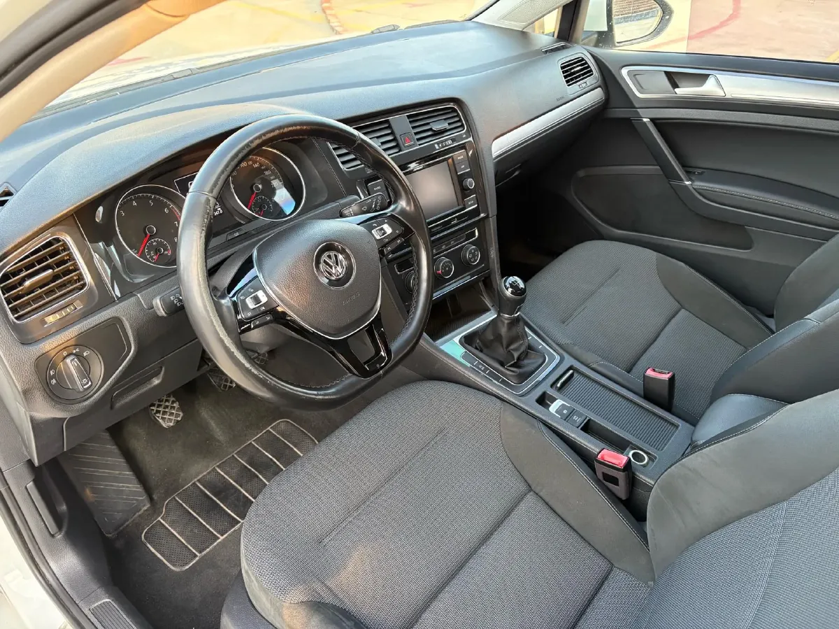 2018 Volkswagen Golf 1.4T 131HP L4 5MT,autocango,china used car exporter,china ev exporter,chinese used car exporter,chinese used ev exporter