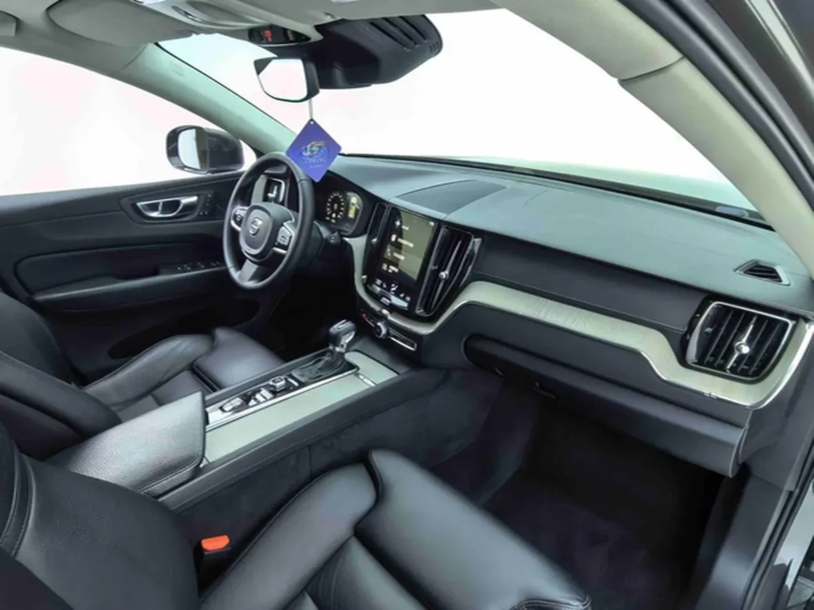 2020 Volvo XC60 2.0T 254HP L4 8AT,autocango,china used car exporter,china ev exporter,chinese used car exporter,chinese used ev exporter