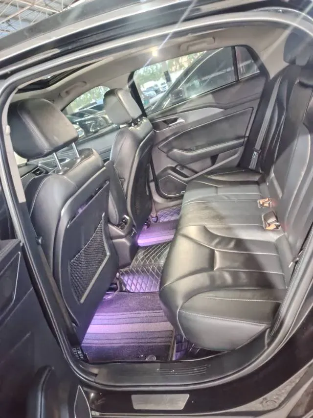 2020 HongQi H5 1.8T 197HP L4 6AT,autocango,china used car exporter,china ev exporter,chinese used car exporter,chinese used ev exporter