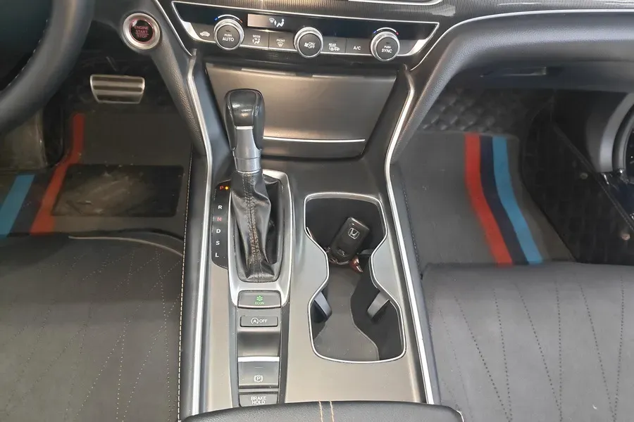 2022 Honda Accord 1.5T 194HP L4 CVT,autocango,china used car exporter,china ev exporter,chinese used car exporter,chinese used ev exporter