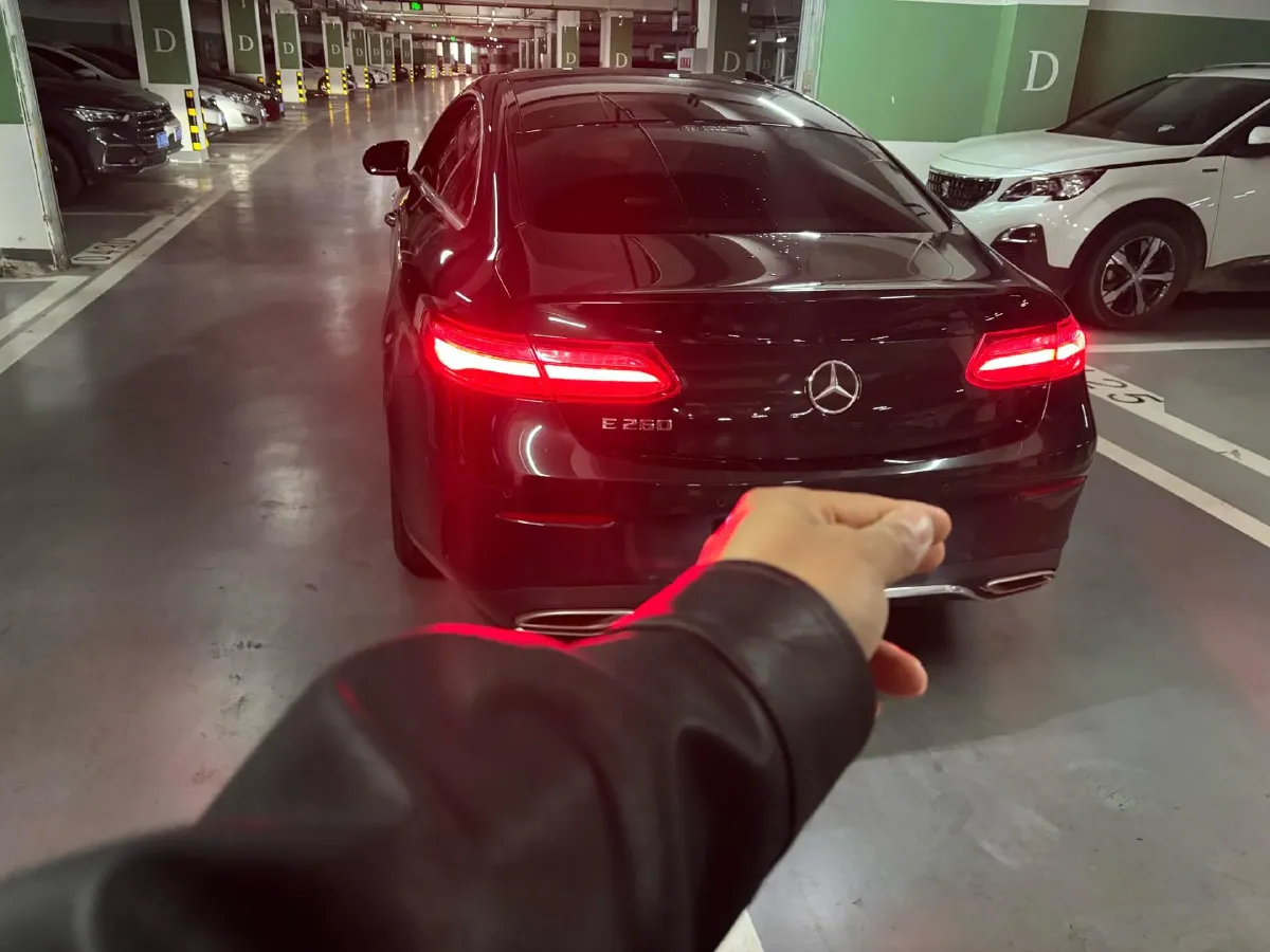 2020 Mercedes-Benz E Class 1.5T 184HP L4 9AT,autocango,china used car exporter,china ev exporter,chinese used car exporter,chinese used ev exporter