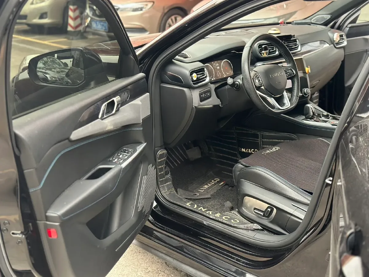 2021 LYNK&CO 03 New Energy 1.5T 180HP L3 7DCT PHEV 9.4KWH,autocango,china used car exporter,china ev exporter,chinese used car exporter,chinese used ev exporter