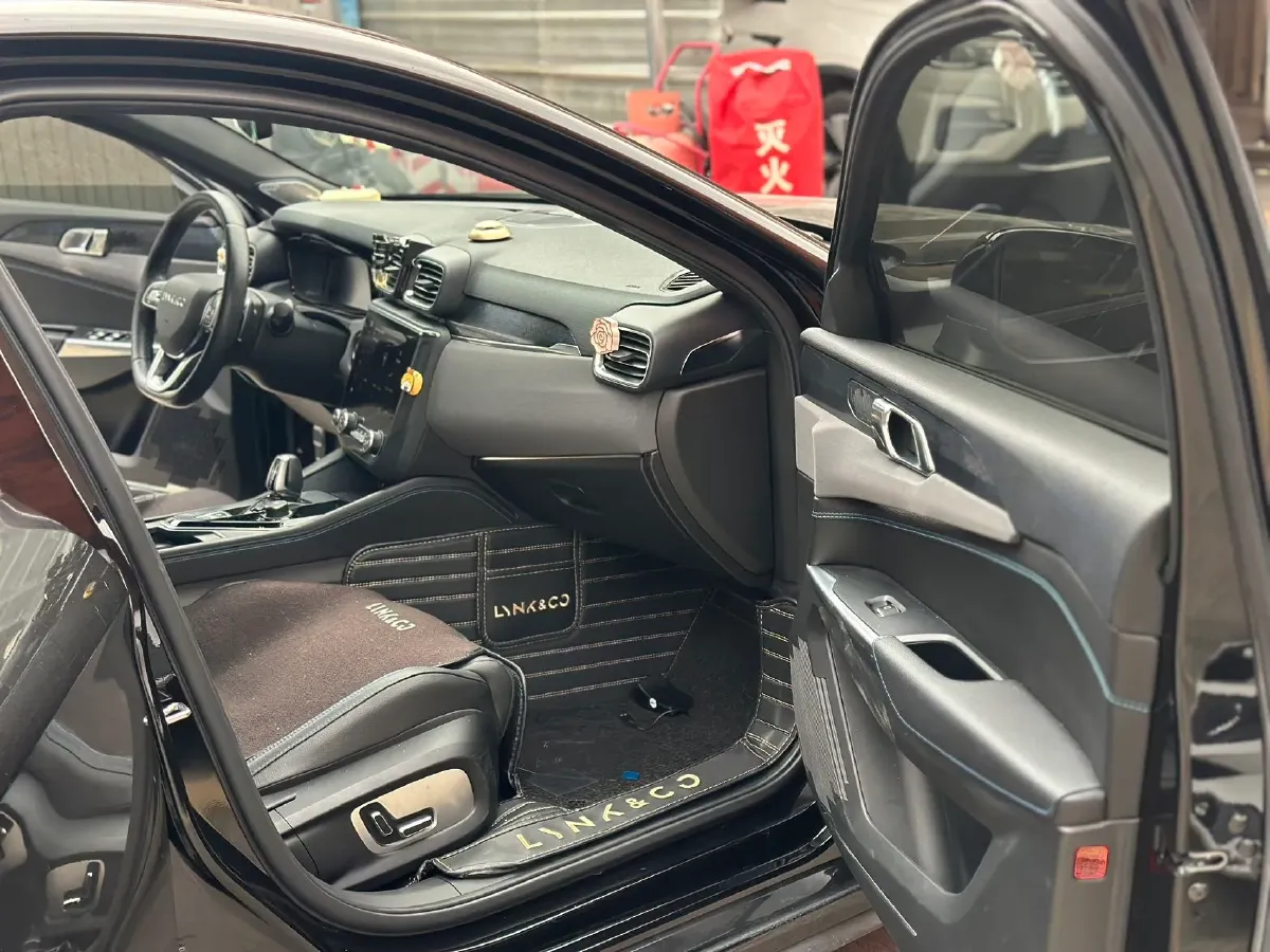 2021 LYNK&CO 03 New Energy 1.5T 180HP L3 7DCT PHEV 9.4KWH,autocango,china used car exporter,china ev exporter,chinese used car exporter,chinese used ev exporter