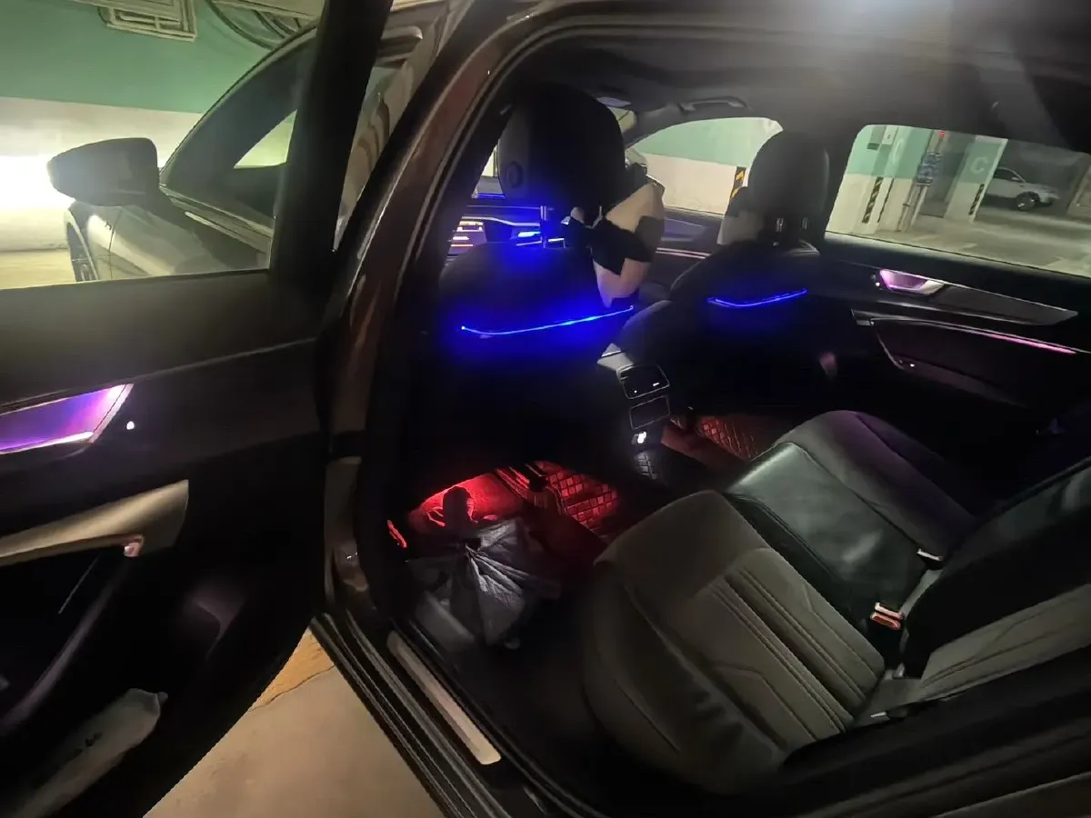 2020 Audi A6L 2.0T 190HP L4 7DCT,autocango,china used car exporter,china ev exporter,chinese used car exporter,chinese used ev exporter