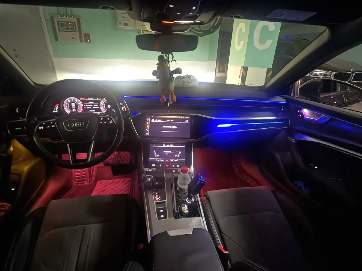 2020 Audi A6L 2.0T 190HP L4 7DCT,autocango,china used car exporter,china ev exporter,chinese used car exporter,chinese used ev exporter