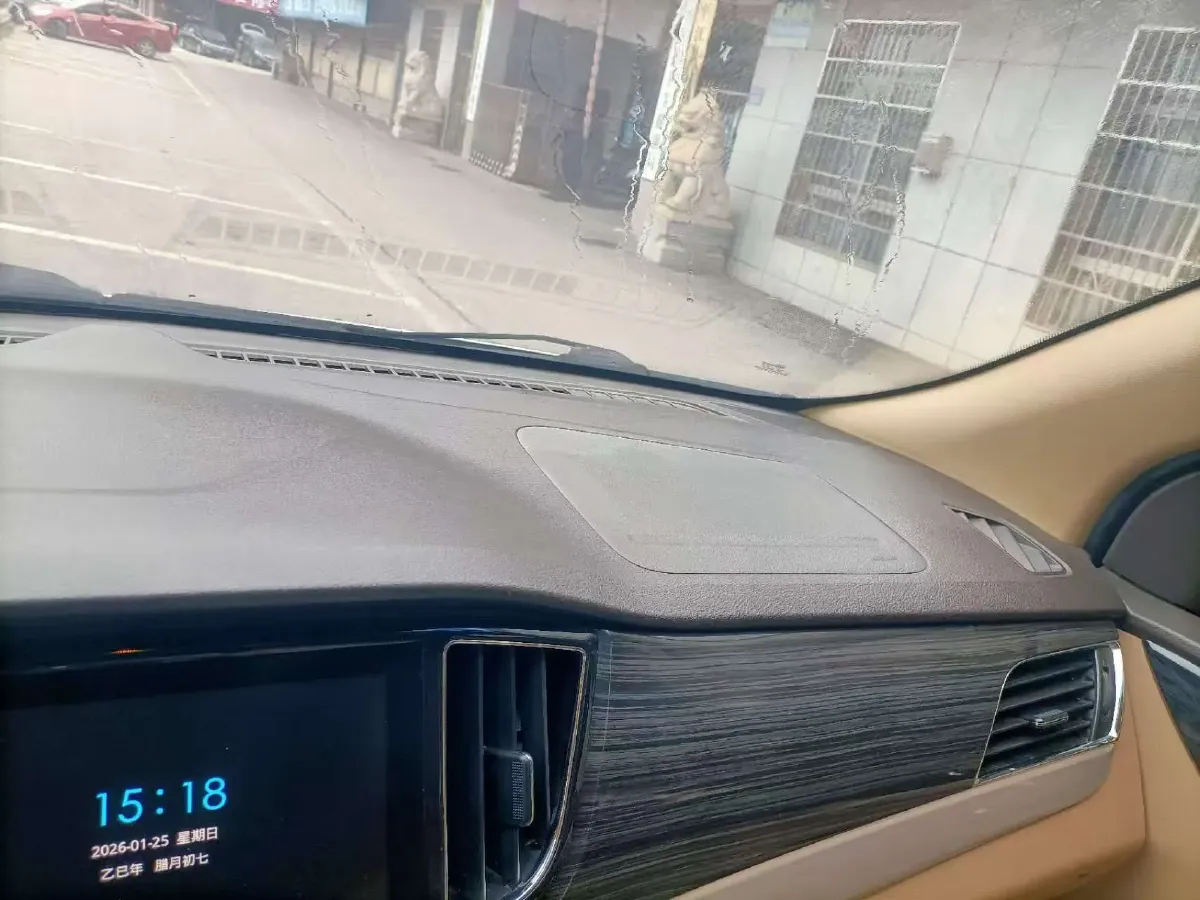 2016 BaoJun 730 1.5L 112HP L4 5MT,autocango,china used car exporter,china ev exporter,chinese used car exporter,chinese used ev exporter