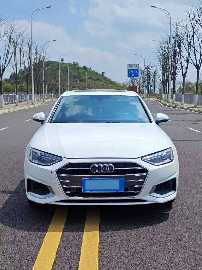 2020 Audi A4L 2.0T 190HP L4 7DCT,autocango,china used car exporter,china ev exporter,chinese used car exporter,chinese used ev exporter