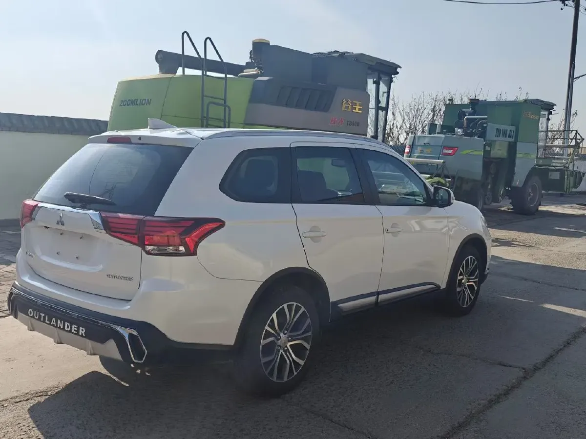 2018 Mitsubishi Outlander 2.0L 166HP L4 CVT,autocango,china used car exporter,china ev exporter,chinese used car exporter,chinese used ev exporter