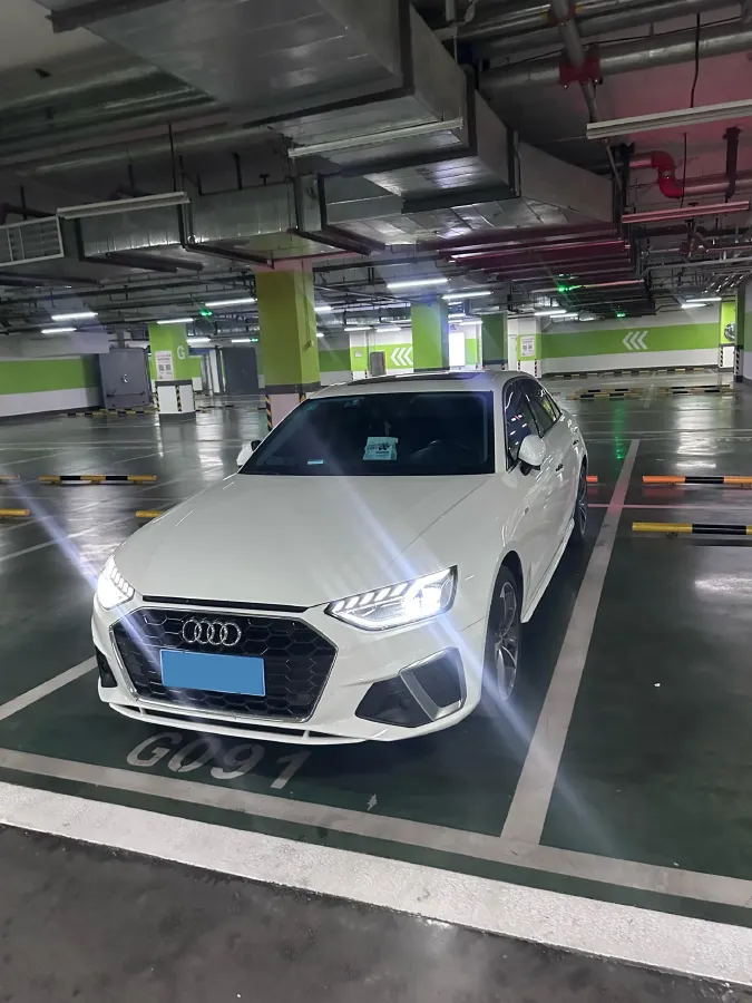 2020 Audi A4L 2.0T 190HP L4 7DCT,autocango,china used car exporter,china ev exporter,chinese used car exporter,chinese used ev exporter
