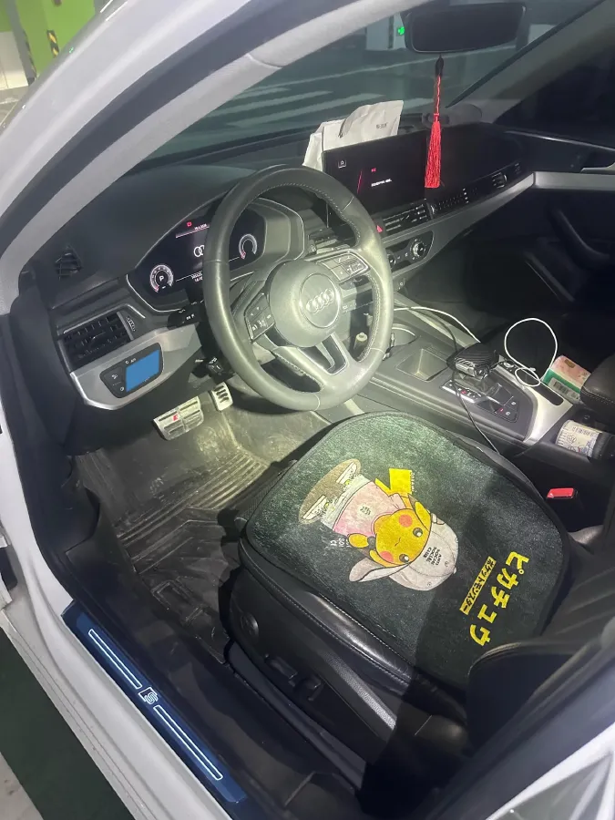 2020 Audi A4L 2.0T 190HP L4 7DCT,autocango,china used car exporter,china ev exporter,chinese used car exporter,chinese used ev exporter