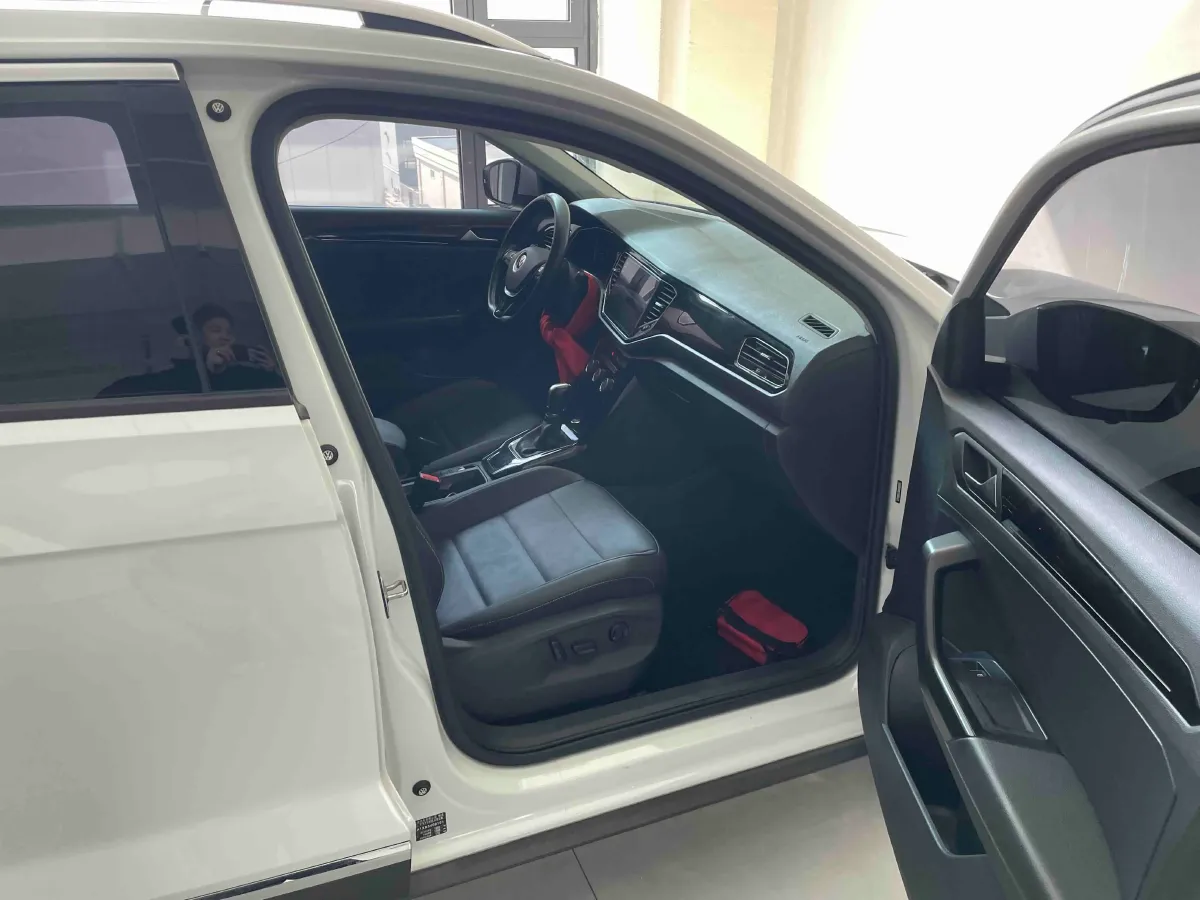 2022 Volkswagen T-Roc 1.4T 150HP L4 7DCT,autocango,china used car exporter,china ev exporter,chinese used car exporter,chinese used ev exporter