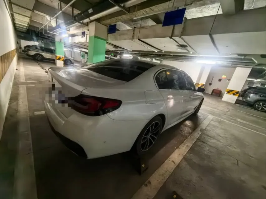 2022 BMW 5 Series 2.0T 184HP L4 8AT,autocango,china used car exporter,china ev exporter,chinese used car exporter,chinese used ev exporter