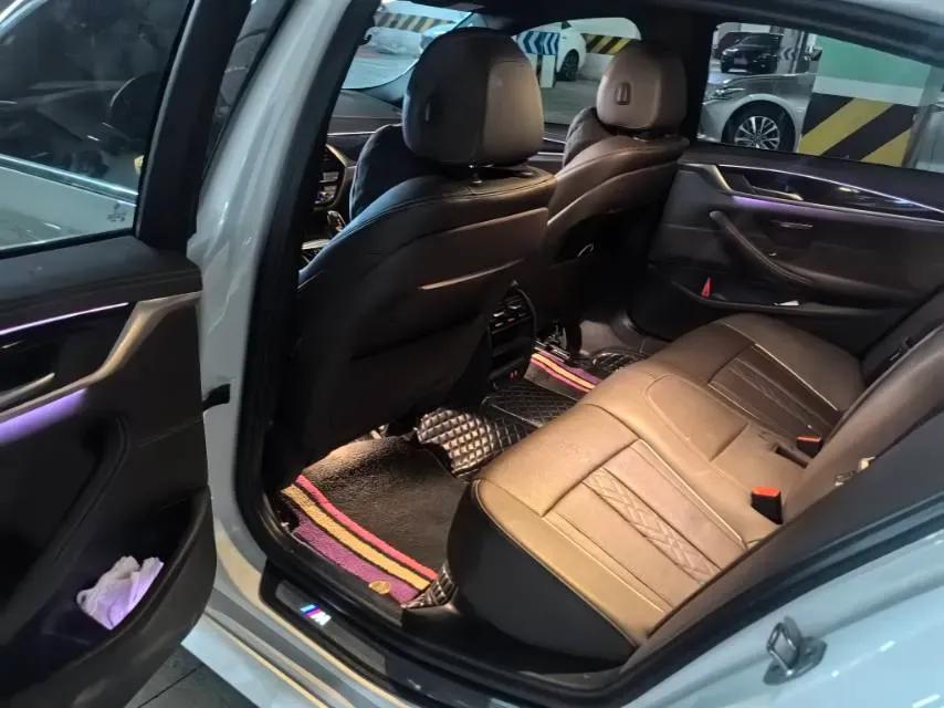 2022 BMW 5 Series 2.0T 184HP L4 8AT,autocango,china used car exporter,china ev exporter,chinese used car exporter,chinese used ev exporter