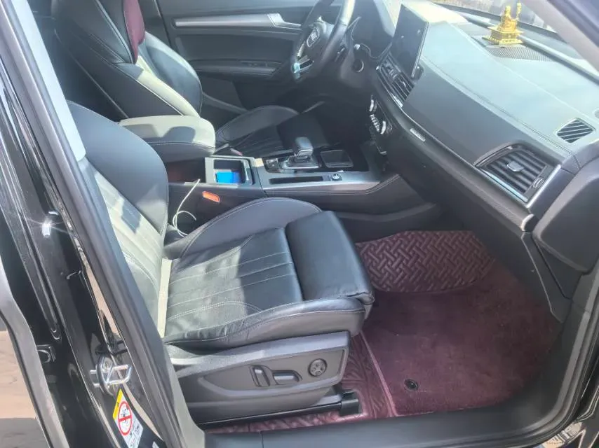 2022 Audi Q5L 2.0T 190HP L4 7DCT,autocango,china used car exporter,china ev exporter,chinese used car exporter,chinese used ev exporter