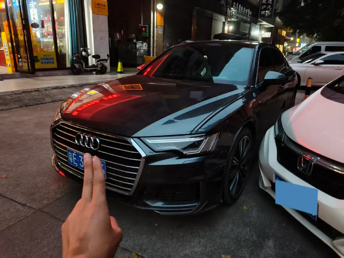 2021 Audi A6L 2.0T 224HP L4 7DCT,autocango,china used car exporter,china ev exporter,chinese used car exporter,chinese used ev exporter