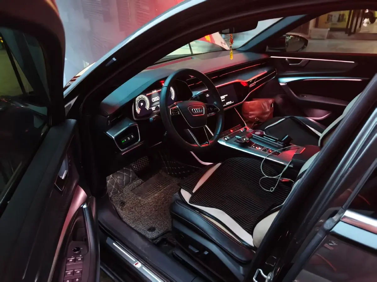 2021 Audi A6L 2.0T 224HP L4 7DCT,autocango,china used car exporter,china ev exporter,chinese used car exporter,chinese used ev exporter