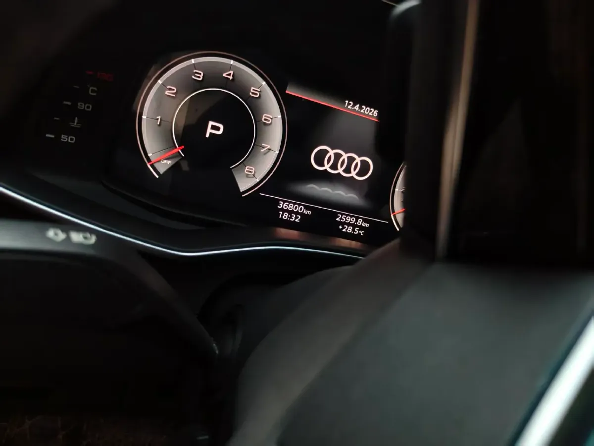 2021 Audi A6L 2.0T 224HP L4 7DCT,autocango,china used car exporter,china ev exporter,chinese used car exporter,chinese used ev exporter