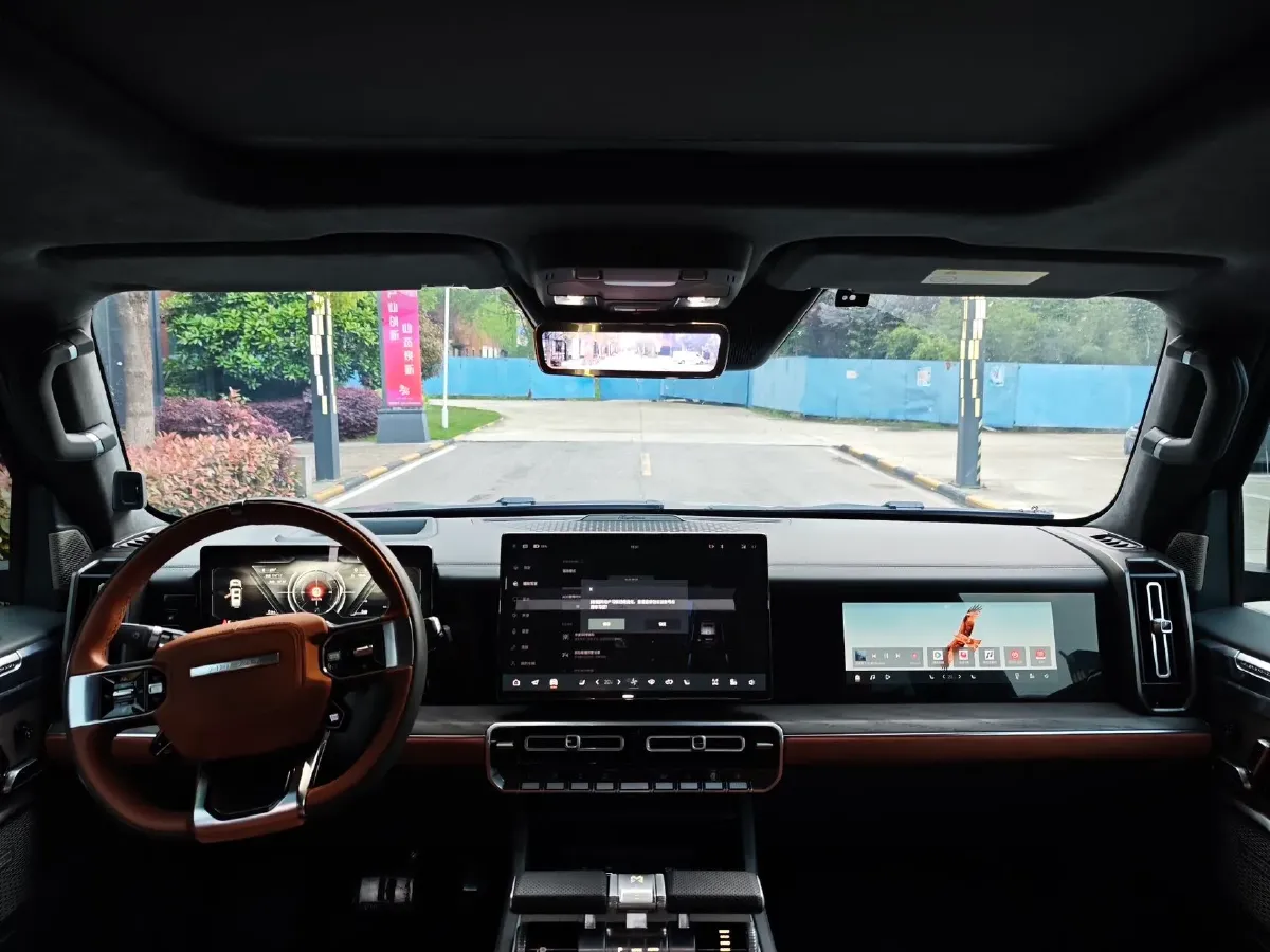 2023 M Hero 917 REEV 197HP 2AT REEV 65.8KWH,autocango,china used car exporter,china ev exporter,chinese used car exporter,chinese used ev exporter