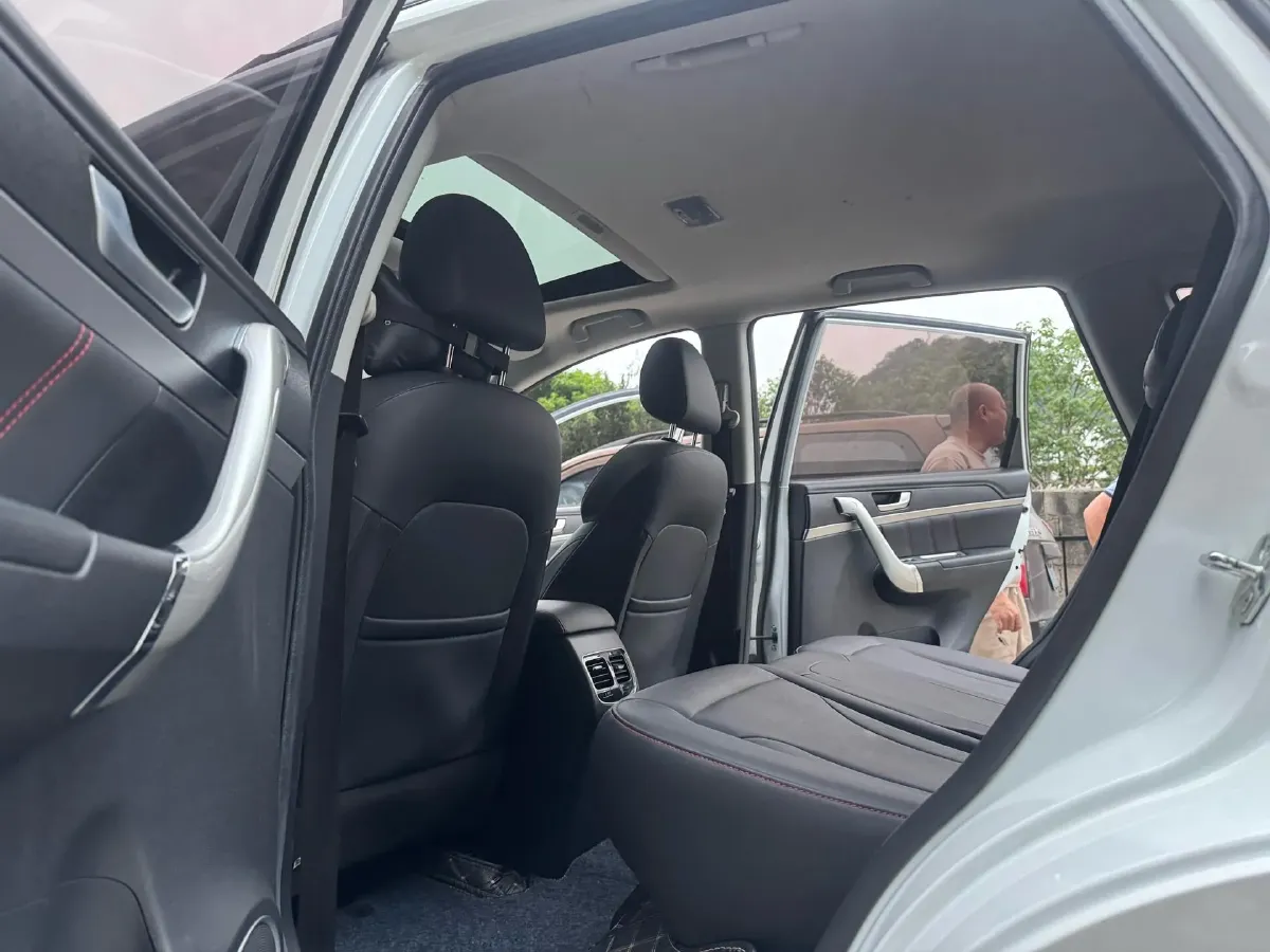 2019 Haval M6 1.5T 150HP L4 6MT,autocango,china used car exporter,china ev exporter,chinese used car exporter,chinese used ev exporter