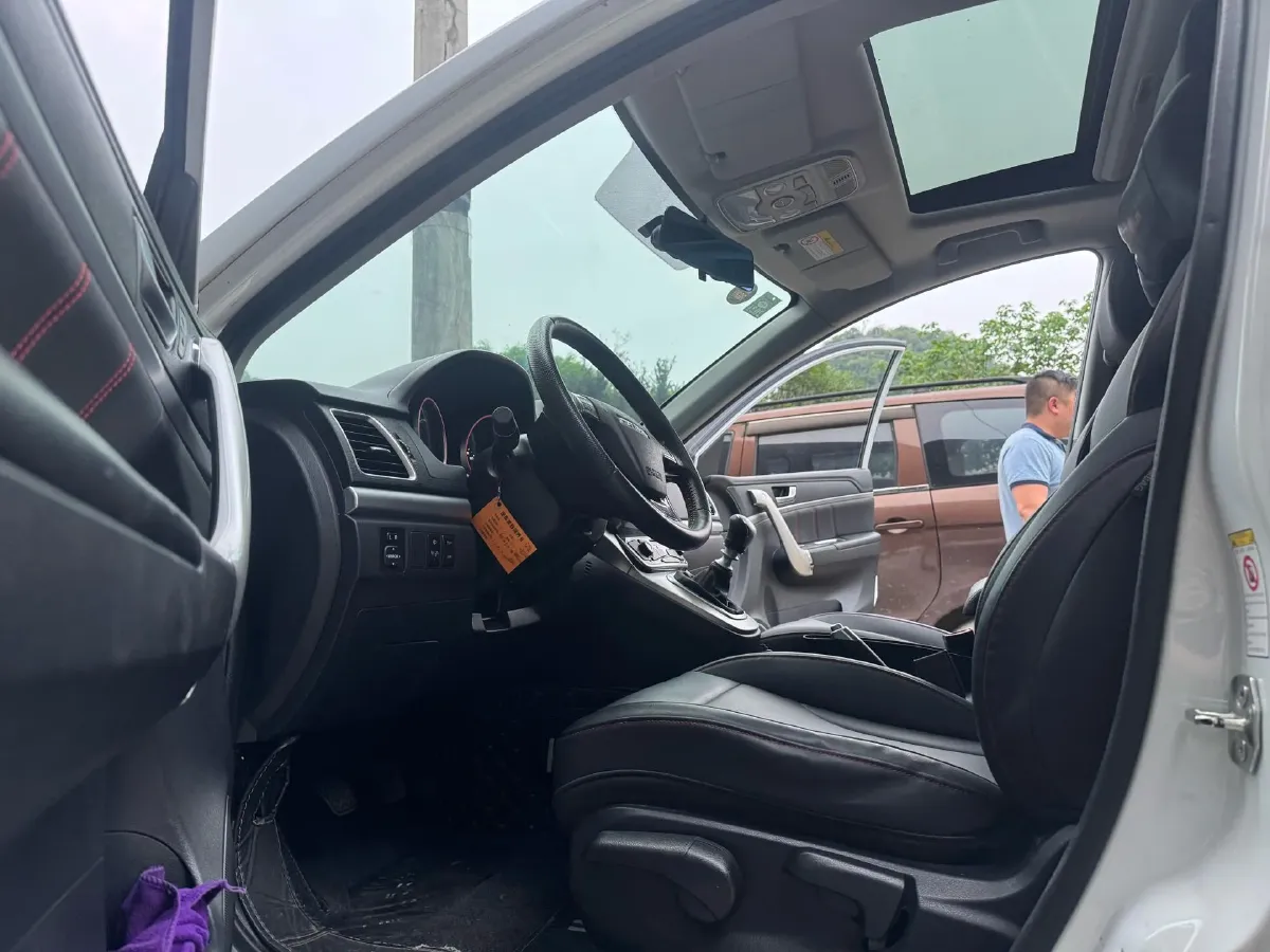 2019 Haval M6 1.5T 150HP L4 6MT,autocango,china used car exporter,china ev exporter,chinese used car exporter,chinese used ev exporter