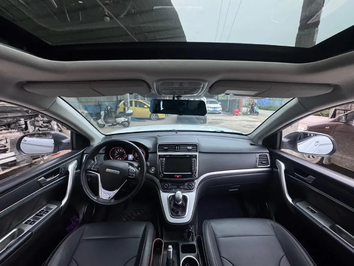 2019 Haval M6 1.5T 150HP L4 6MT,autocango,china used car exporter,china ev exporter,chinese used car exporter,chinese used ev exporter