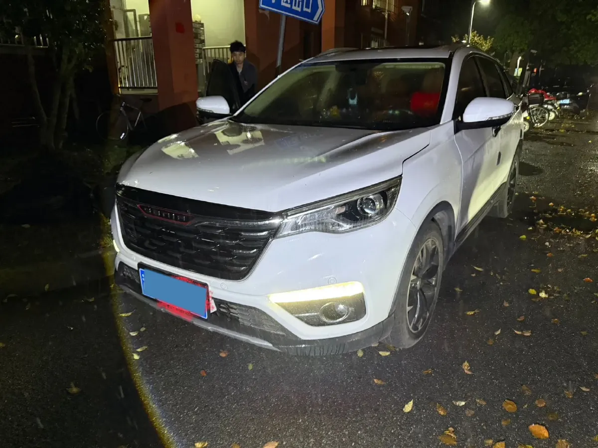 2018 FAW Senia R9 1.2T 143HP L4 5MT,autocango,china used car exporter,china ev exporter,chinese used car exporter,chinese used ev exporter