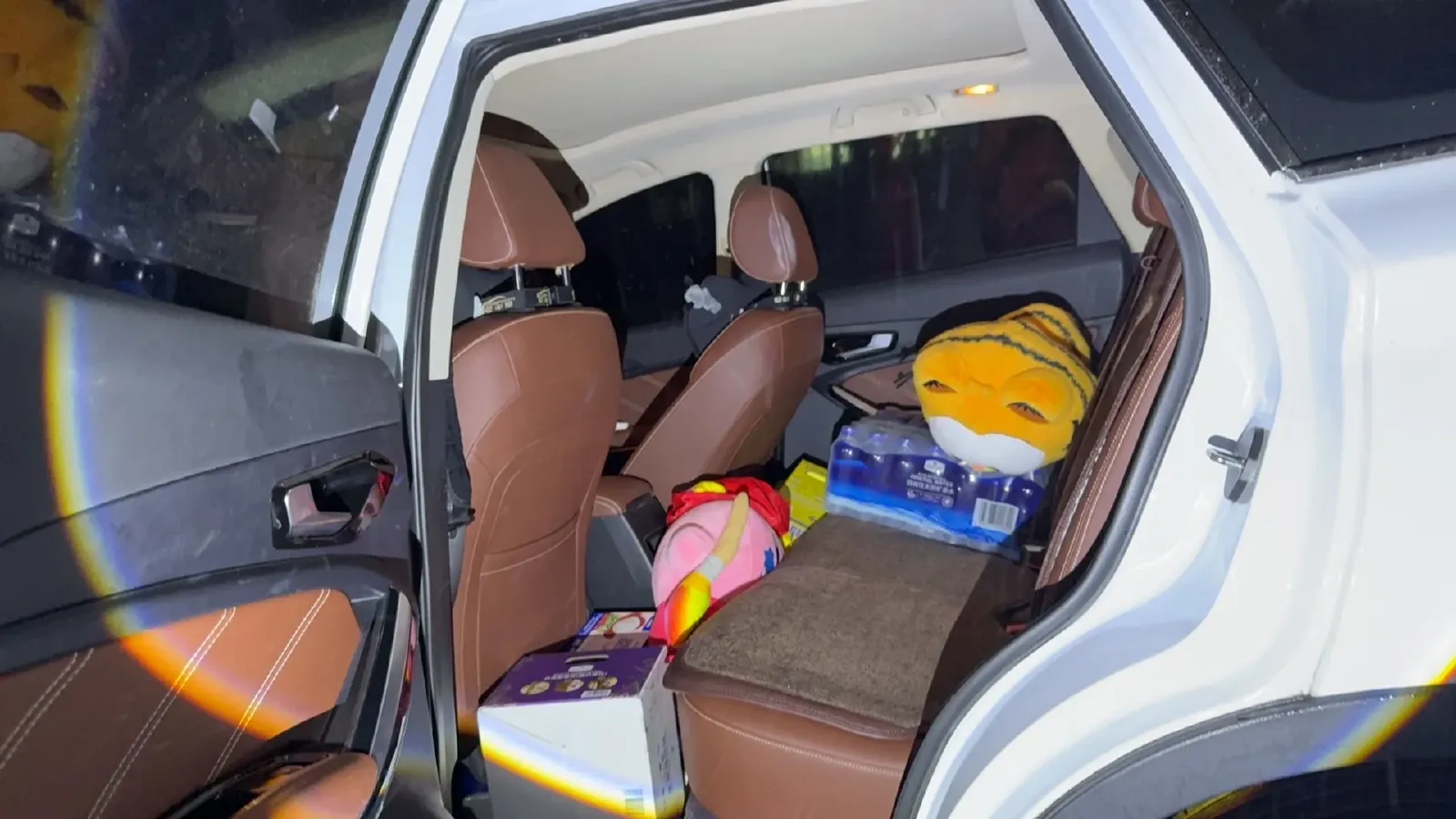 2018 FAW Senia R9 1.2T 143HP L4 5MT,autocango,china used car exporter,china ev exporter,chinese used car exporter,chinese used ev exporter