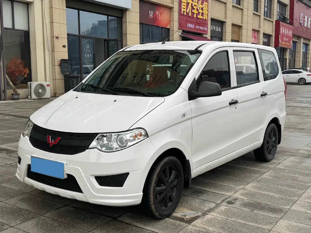 2021 WuLing HongGuang 1.5L 99HP L4 6MT,autocango,china used car exporter,china ev exporter,chinese used car exporter,chinese used ev exporter