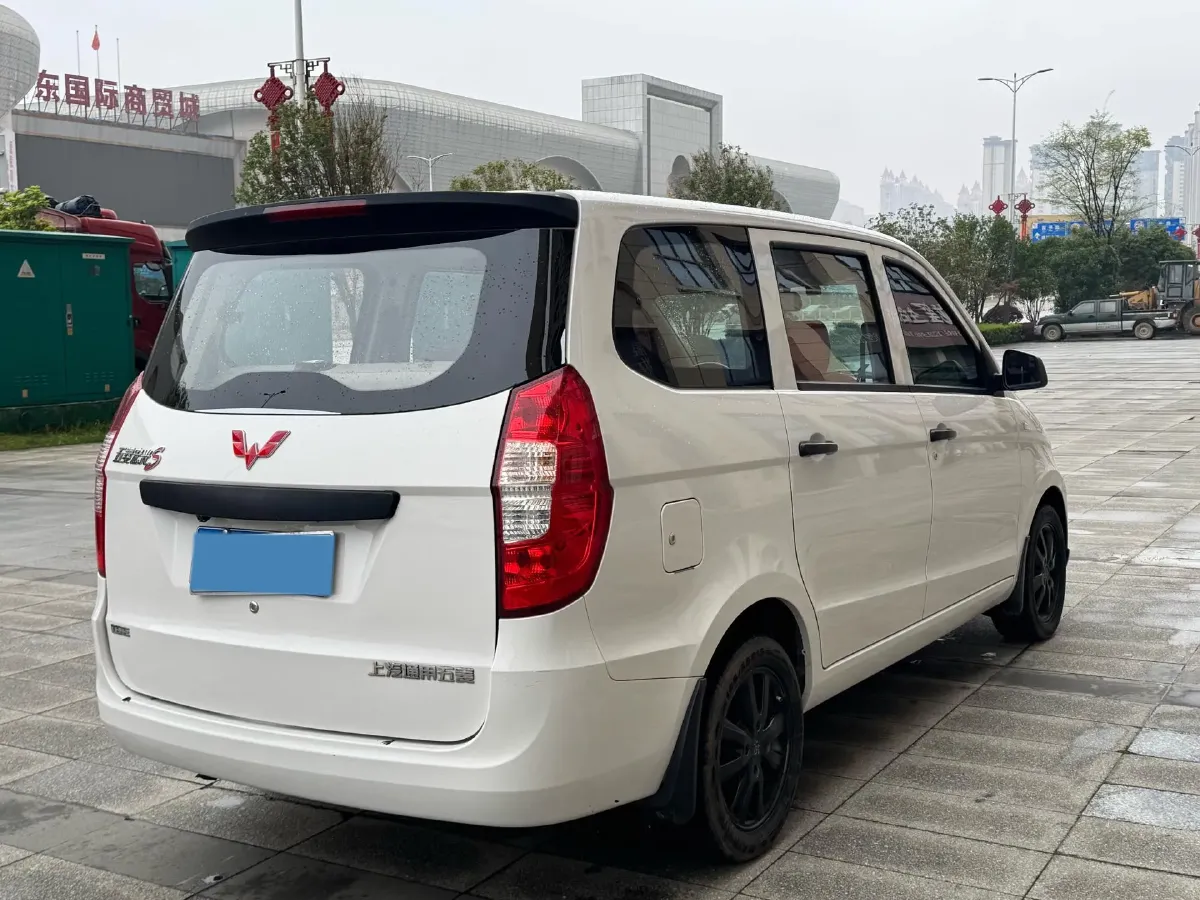 2021 WuLing HongGuang 1.5L 99HP L4 6MT,autocango,china used car exporter,china ev exporter,chinese used car exporter,chinese used ev exporter