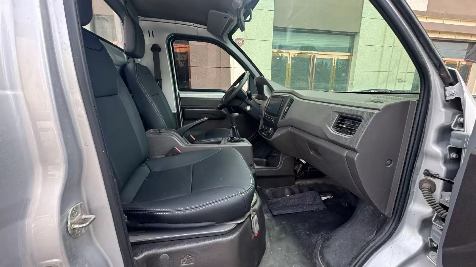 2022 WuLing RongGuang New Truck 1.5L 102HP L4 5MT,autocango,china used car exporter,china ev exporter,chinese used car exporter,chinese used ev exporter