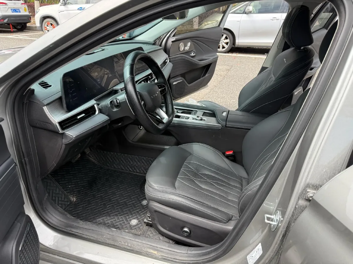 2022 Chery Arrizo 8 1.6T 197HP L4 7DCT,autocango,china used car exporter,china ev exporter,chinese used car exporter,chinese used ev exporter