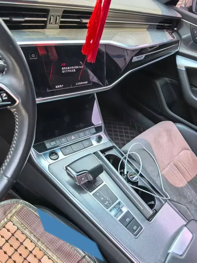 2020 Audi A6L 2.0T 190HP L4 7DCT,autocango,china used car exporter,china ev exporter,chinese used car exporter,chinese used ev exporter