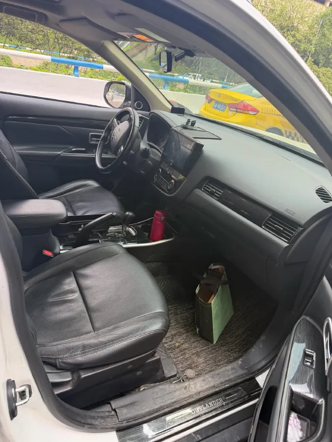 2018 Mitsubishi Outlander 2.0L 166HP L4 CVT,autocango,china used car exporter,china ev exporter,chinese used car exporter,chinese used ev exporter