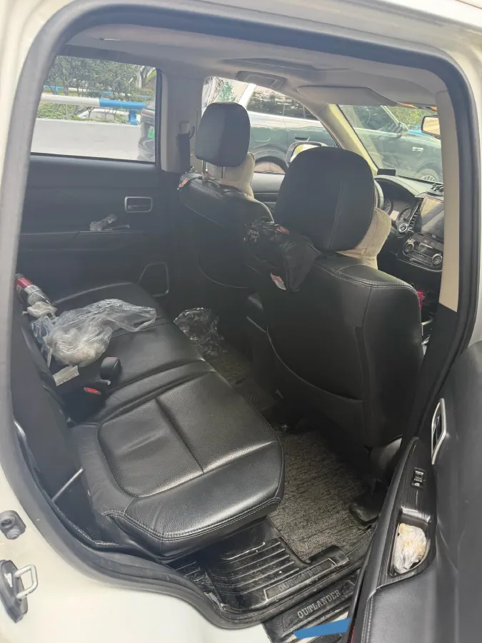 2018 Mitsubishi Outlander 2.0L 166HP L4 CVT,autocango,china used car exporter,china ev exporter,chinese used car exporter,chinese used ev exporter