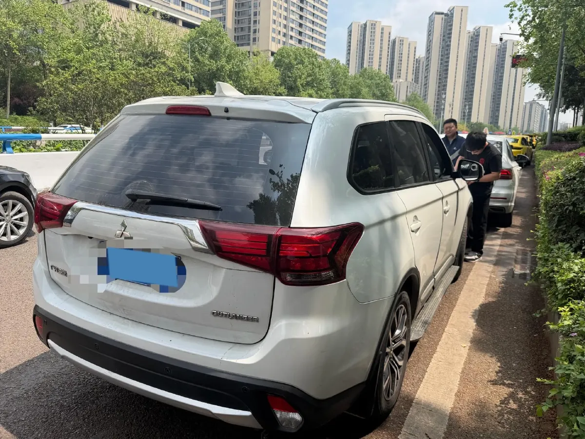 2018 Mitsubishi Outlander 2.0L 166HP L4 CVT,autocango,china used car exporter,china ev exporter,chinese used car exporter,chinese used ev exporter