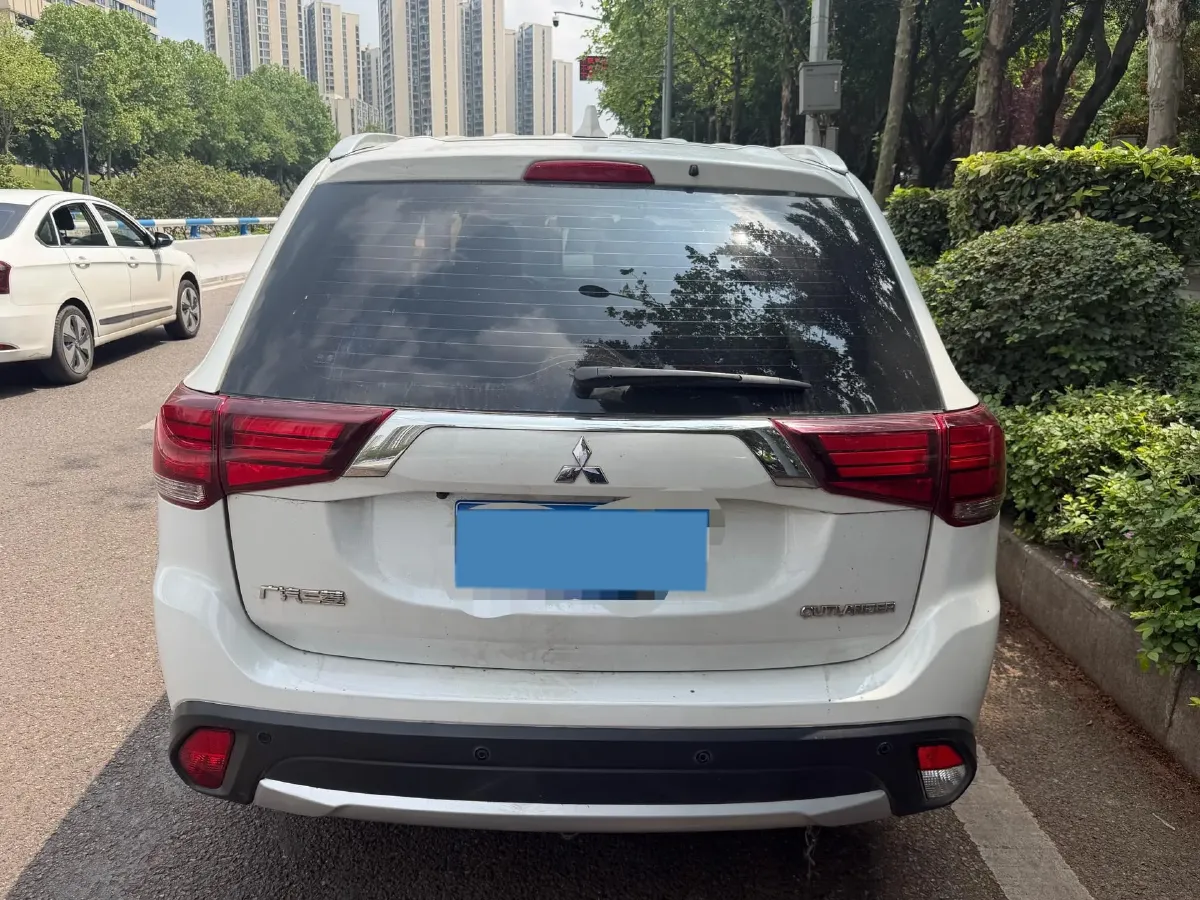 2018 Mitsubishi Outlander 2.0L 166HP L4 CVT,autocango,china used car exporter,china ev exporter,chinese used car exporter,chinese used ev exporter