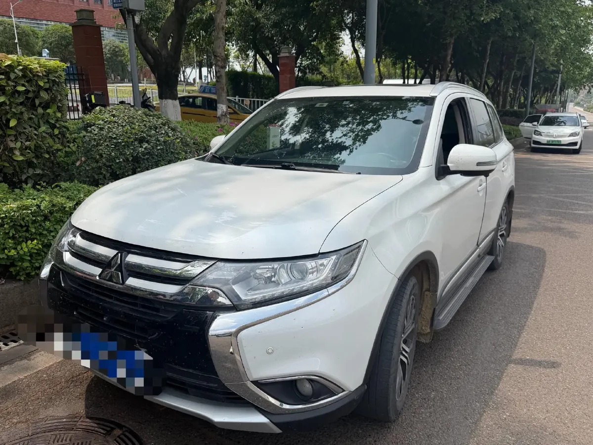 2018 Mitsubishi Outlander 2.0L 166HP L4 CVT,autocango,china used car exporter,china ev exporter,chinese used car exporter,chinese used ev exporter