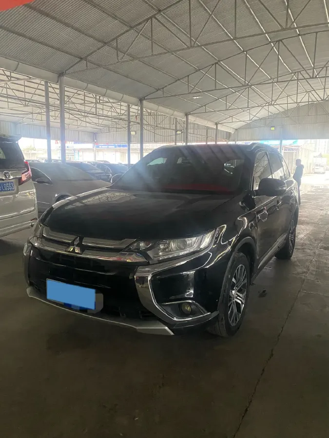 2018 Mitsubishi Outlander 2.0L 166HP L4 CVT,autocango,china used car exporter,china ev exporter,chinese used car exporter,chinese used ev exporter