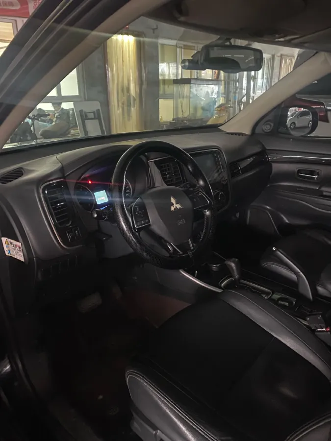 2018 Mitsubishi Outlander 2.0L 166HP L4 CVT,autocango,china used car exporter,china ev exporter,chinese used car exporter,chinese used ev exporter