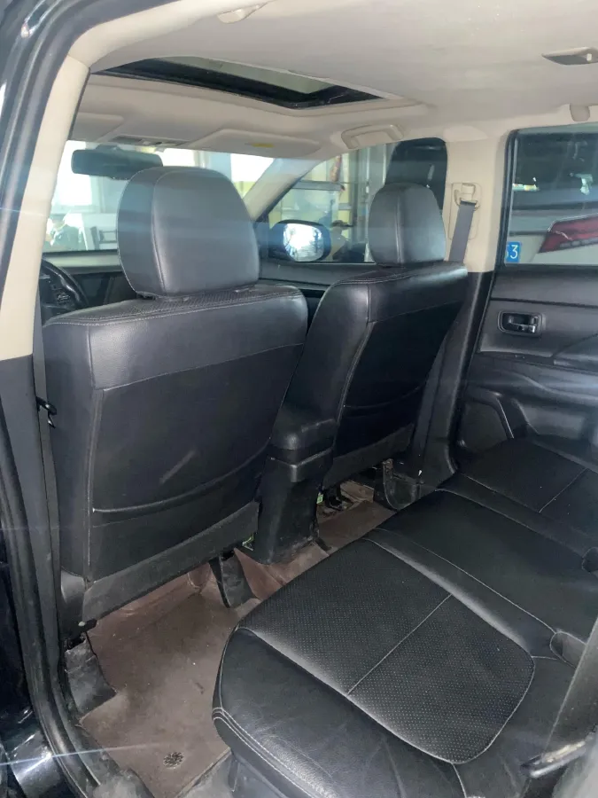 2018 Mitsubishi Outlander 2.0L 166HP L4 CVT,autocango,china used car exporter,china ev exporter,chinese used car exporter,chinese used ev exporter