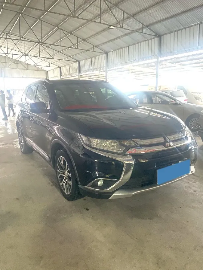 2018 Mitsubishi Outlander 2.0L 166HP L4 CVT,autocango,china used car exporter,china ev exporter,chinese used car exporter,chinese used ev exporter