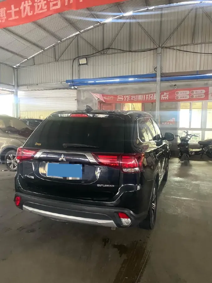 2018 Mitsubishi Outlander 2.0L 166HP L4 CVT,autocango,china used car exporter,china ev exporter,chinese used car exporter,chinese used ev exporter