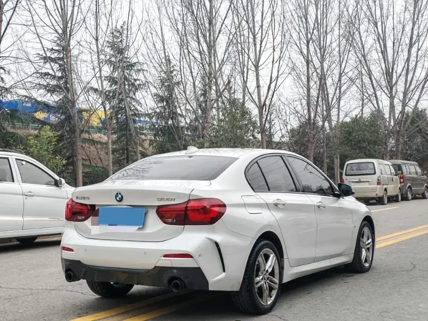 2023 BMW 1 Series 1.5T 136HP L3 7DCT,autocango,china used car exporter,china ev exporter,chinese used car exporter,chinese used ev exporter